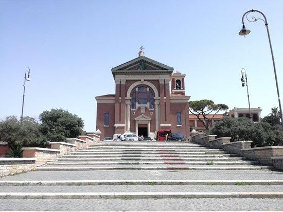 chiesa di Santa Maria Regina Pacis